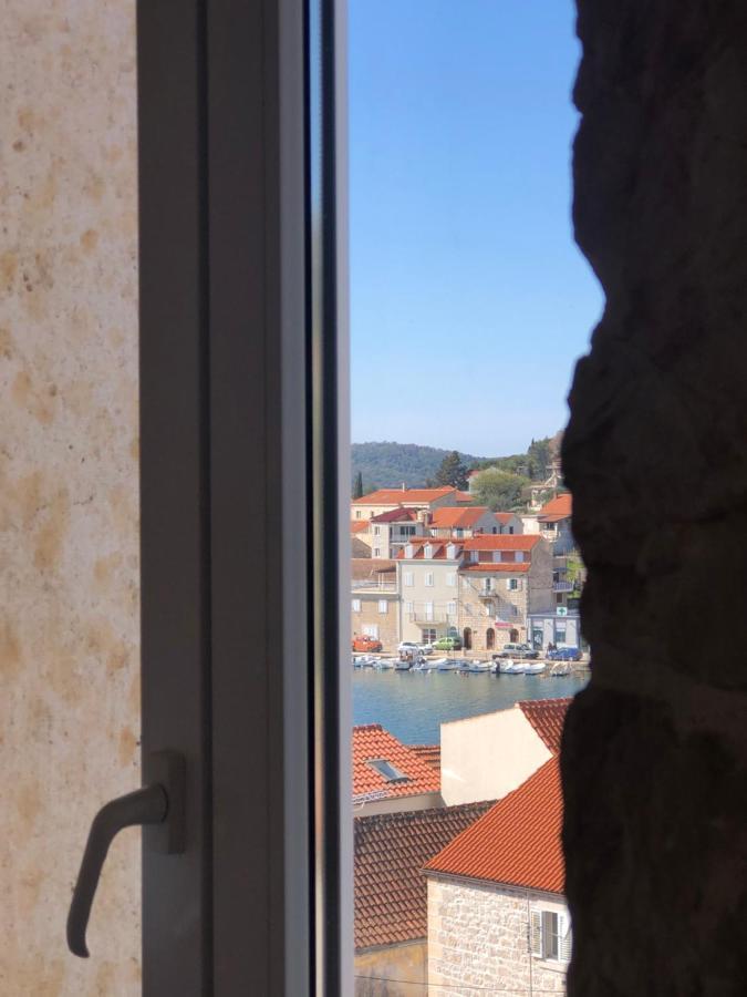 Palazzo Di Toma Lägenhet Milna  Exteriör bild