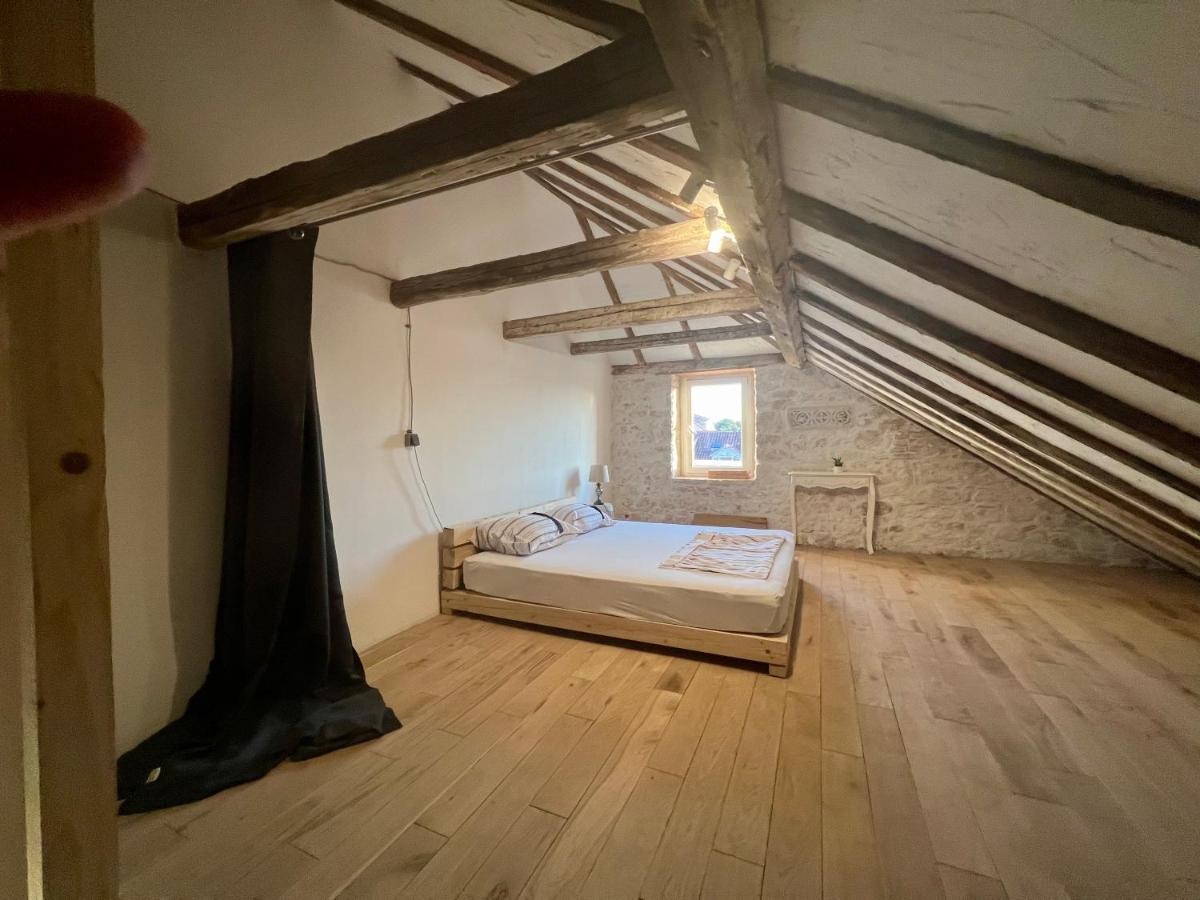 Palazzo Di Toma Lägenhet Milna  Exteriör bild