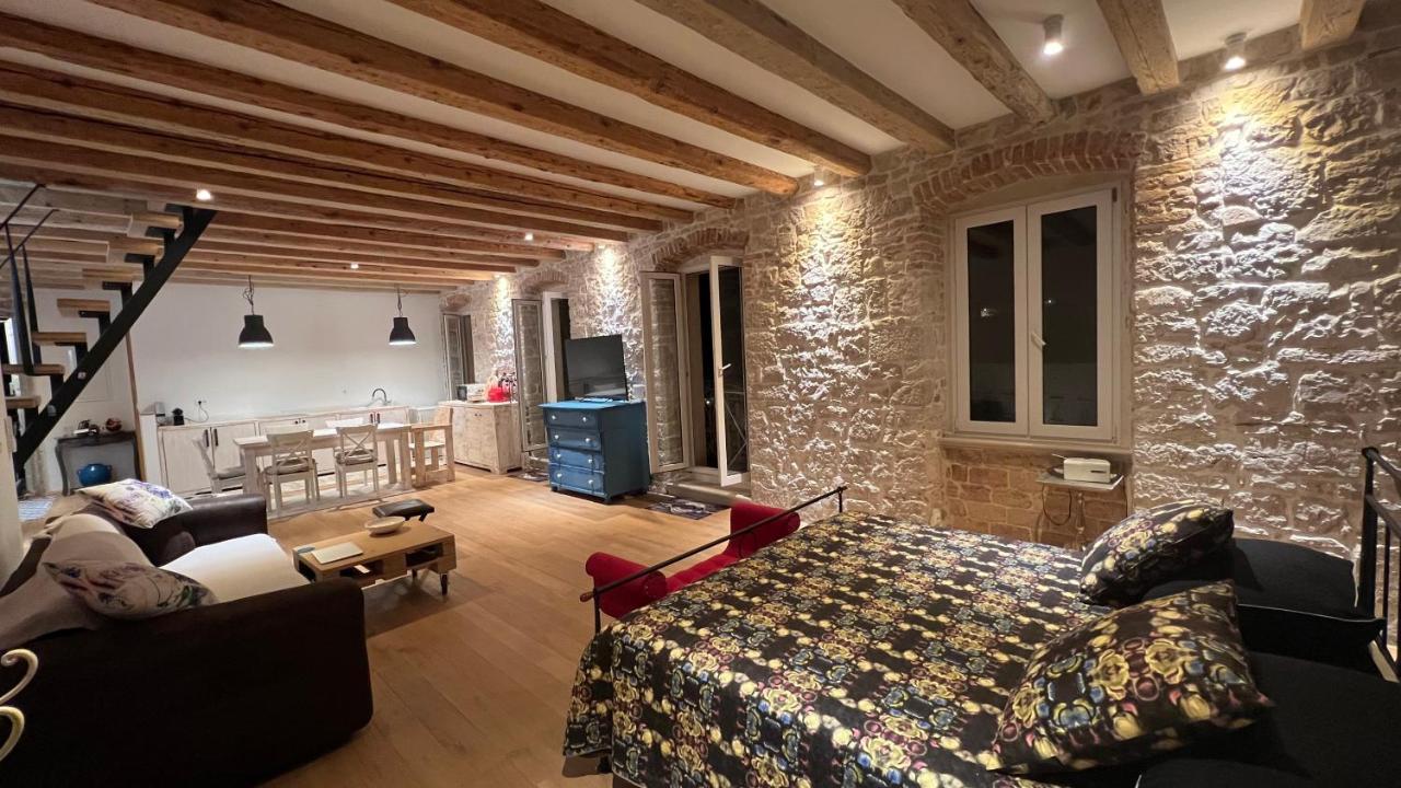 Palazzo Di Toma Lägenhet Milna  Exteriör bild