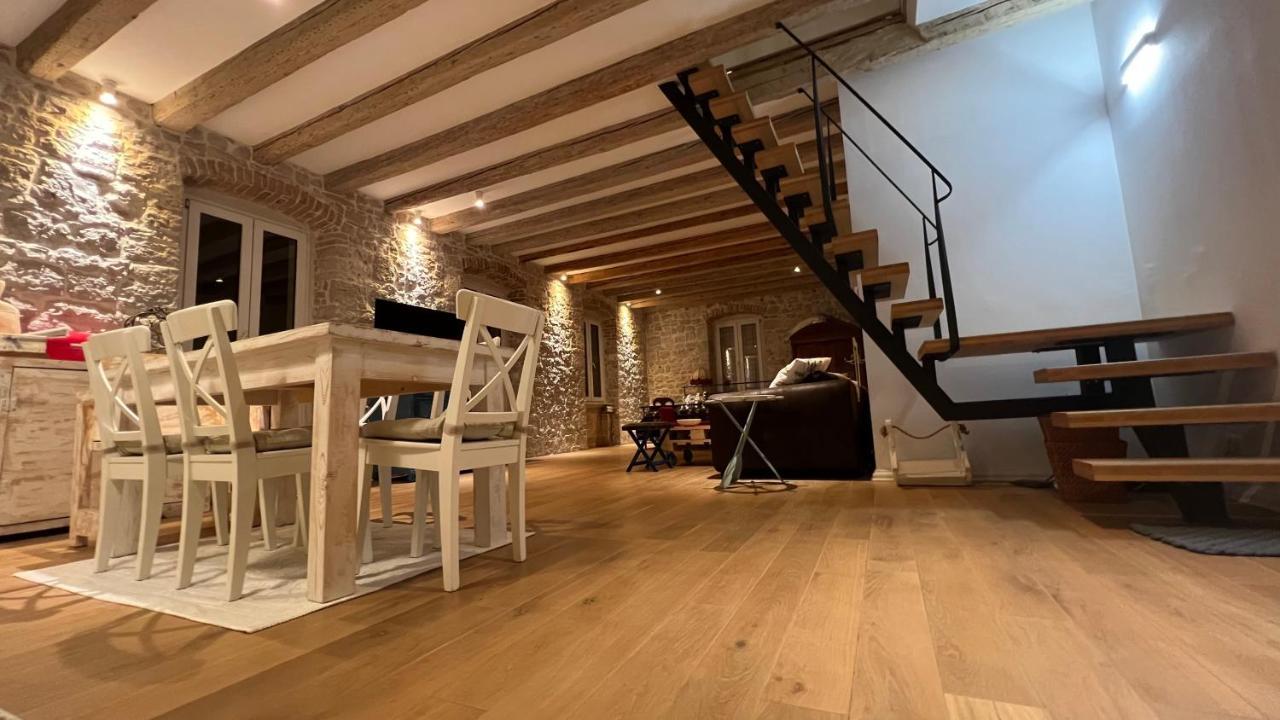 Palazzo Di Toma Lägenhet Milna  Exteriör bild