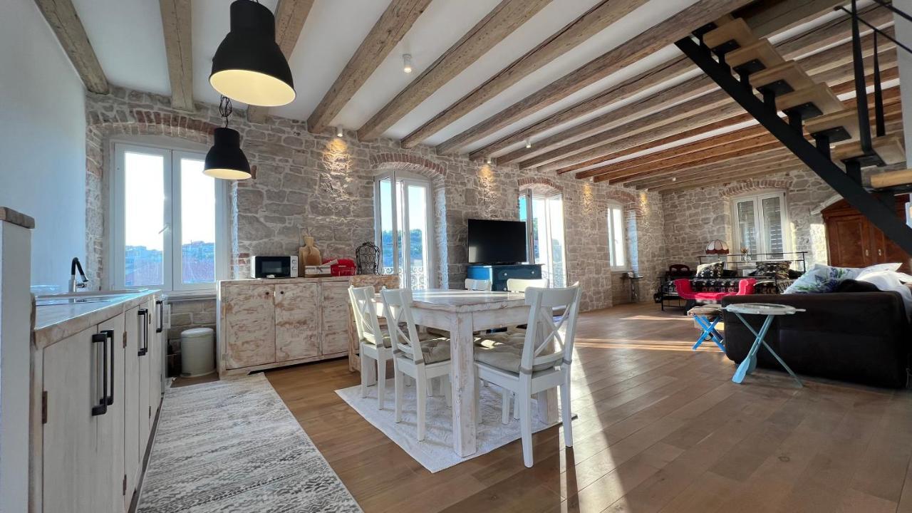 Palazzo Di Toma Lägenhet Milna  Exteriör bild